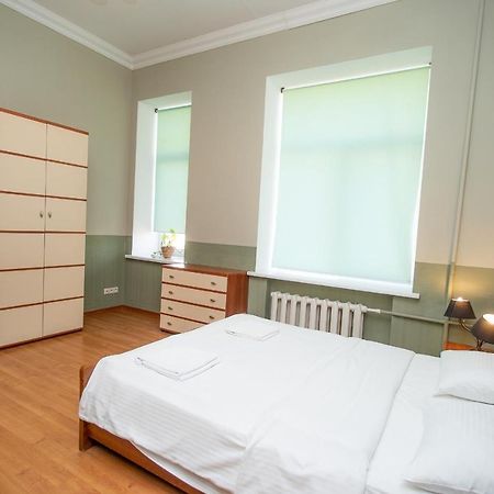 Простора 3 Кімнатна Біля Майдану Незалежності Apartment Kiev Bagian luar foto