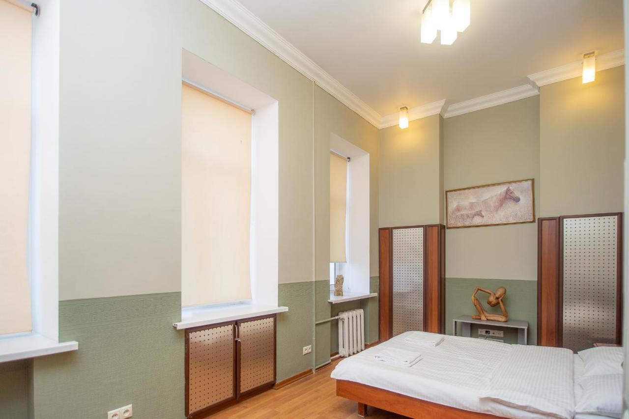 Простора 3 Кімнатна Біля Майдану Незалежності Apartment Kiev Bagian luar foto