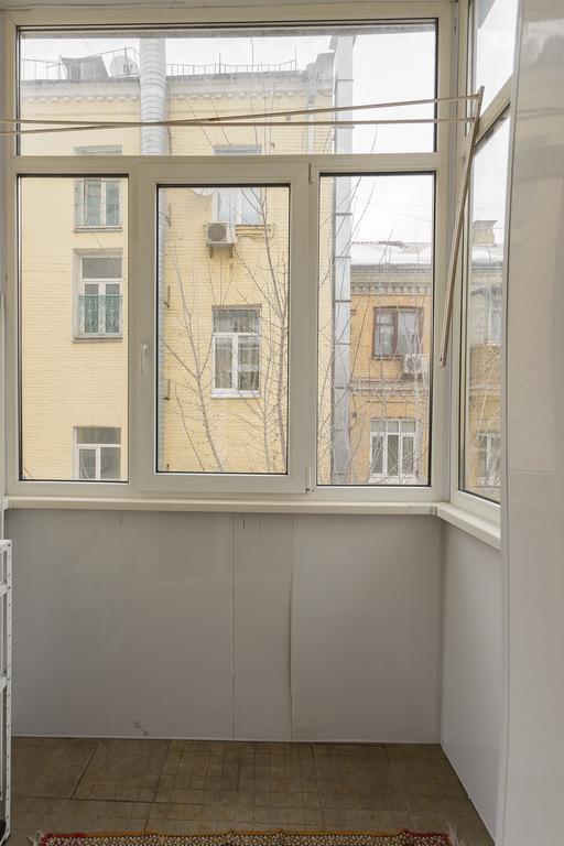 Простора 3 Кімнатна Біля Майдану Незалежності Apartment Kiev Bagian luar foto
